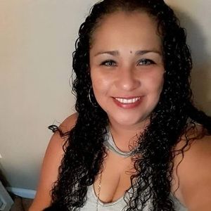 Meet your Posher, Roxana